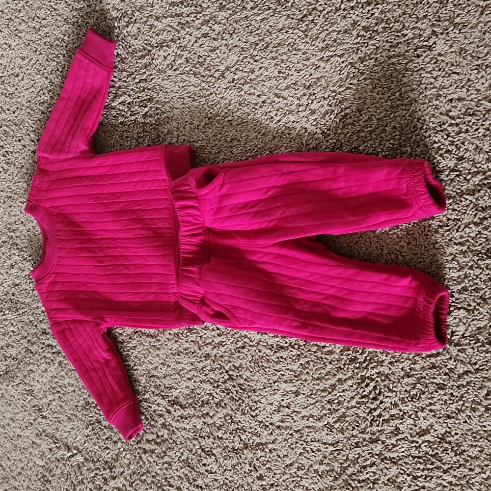 Cat & Jack long sleeves Pullover Sweatshirt and pant set 6-9 months
